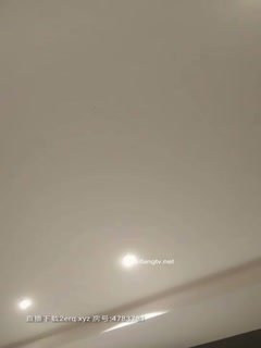 邻家型的小美女 简单的牛仔裤穿着 换上情趣内衣 马上变荡妇 (1)